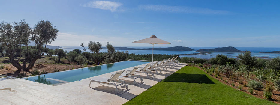 Villas near the beach Greece | Simpson Travel